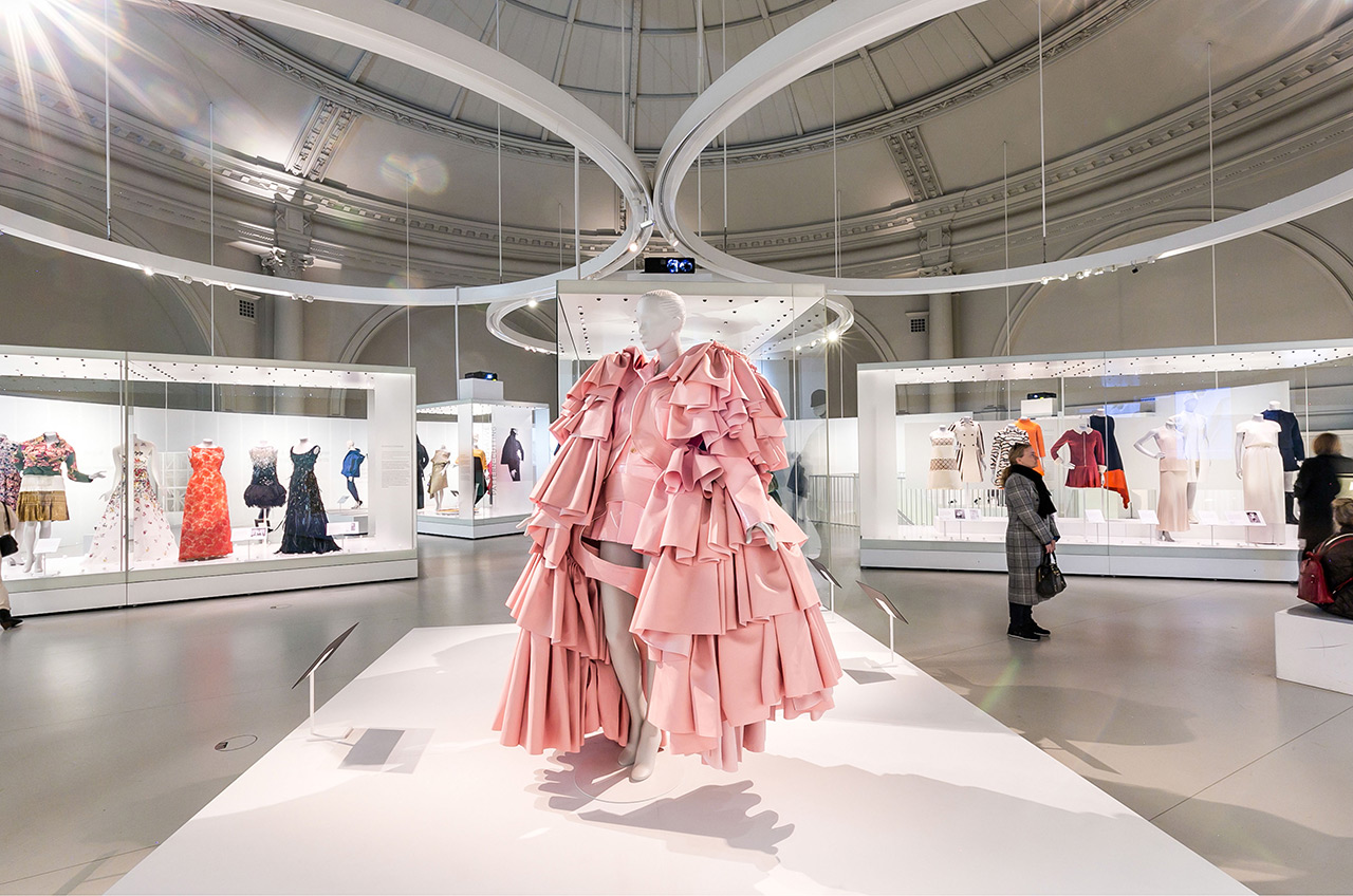 the design kollektiv - Balenciaga: Shaping Fashion, V&A, London