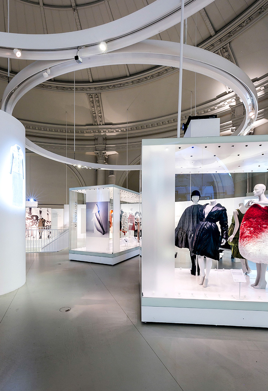 the design kollektiv - Balenciaga: Shaping Fashion, V&A, London